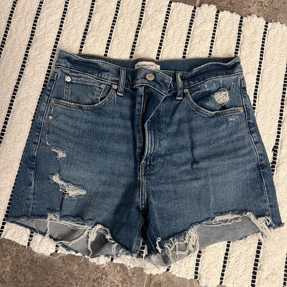 4” Mom Short High Rise Abercrombie